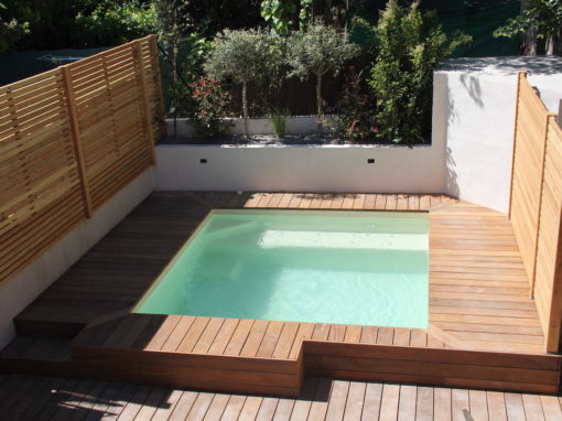 Jardin de ville avec une piscine XS